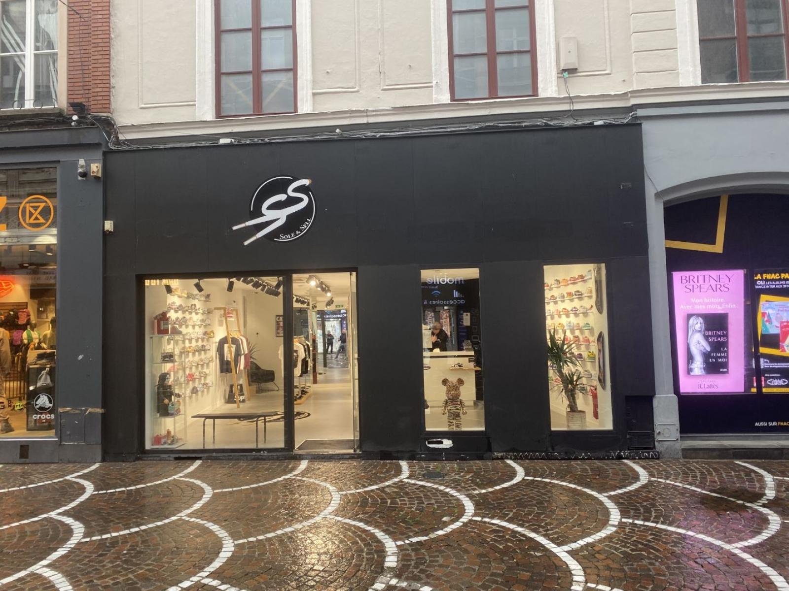A louer Local a LILLE ref. LE7906