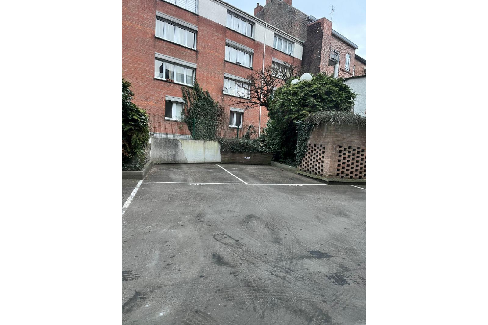 A louer Parking a LILLE ref. 721-103