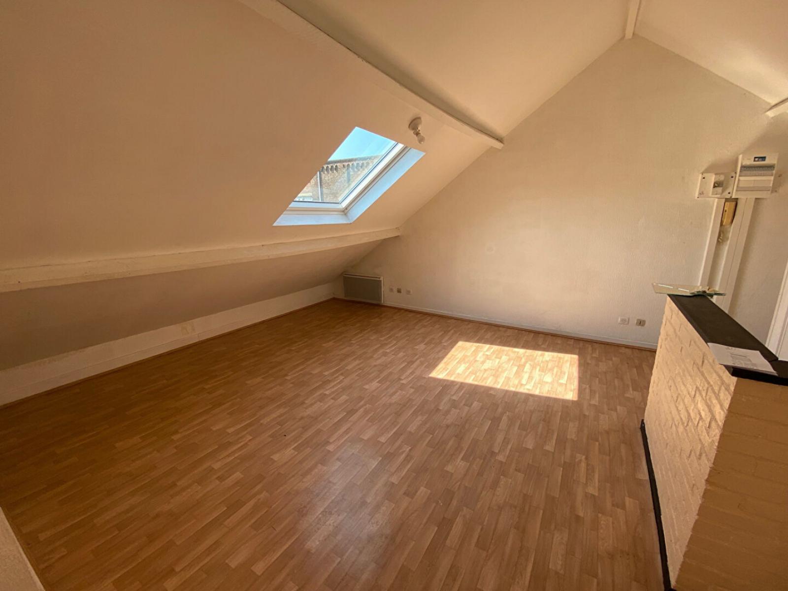 A louer T1 a LILLE ref. 417-007