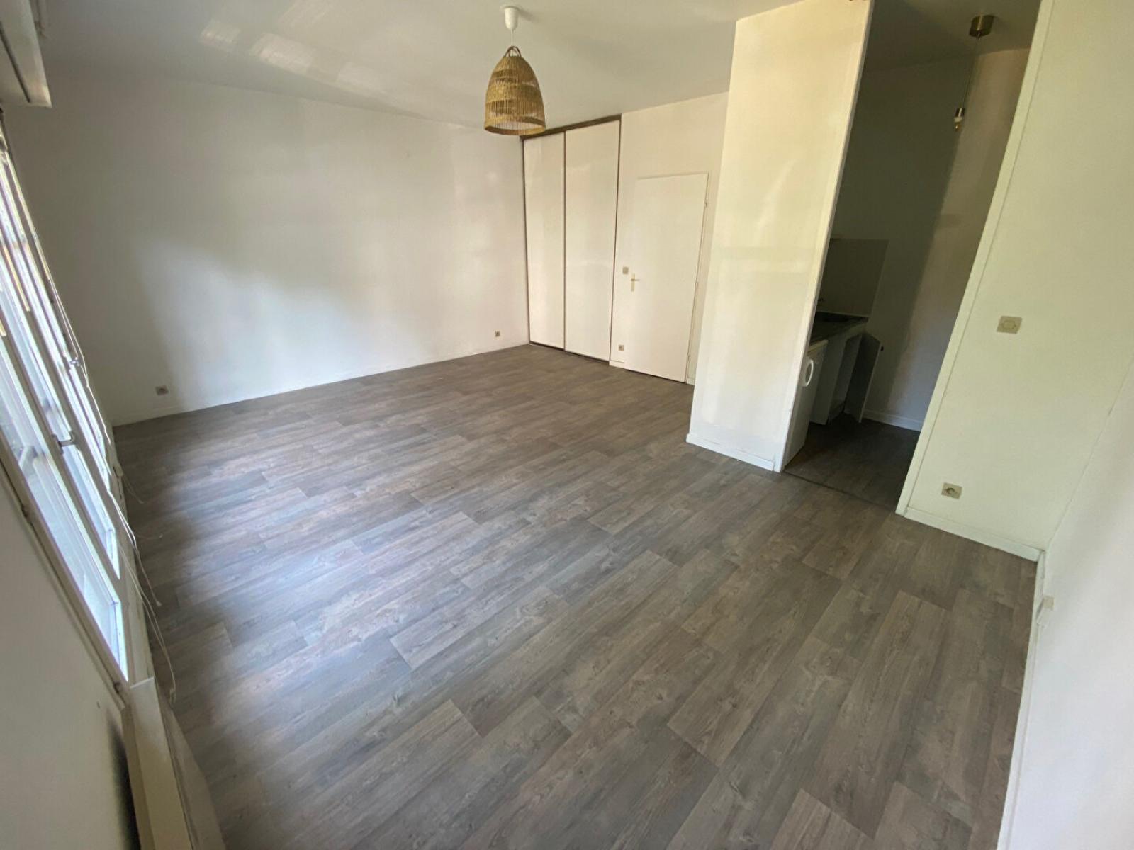 A louer T1 a LILLE ref. 776-001