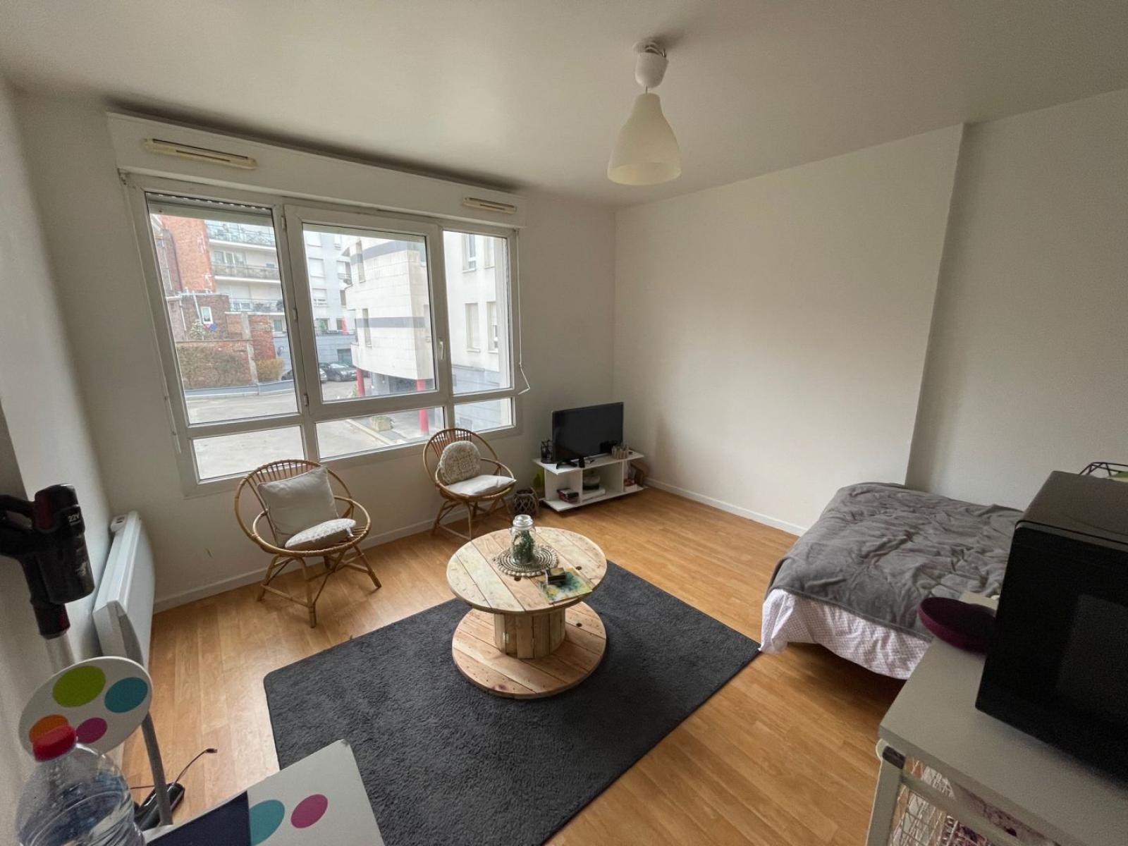 A louer T1 a LILLE ref. G439-0C15