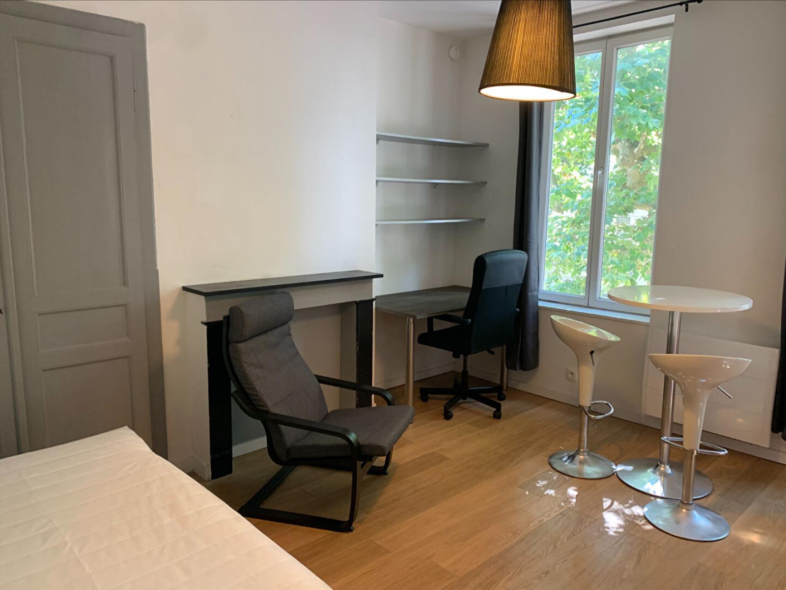 A louer T1 a LILLE ref. G494-25