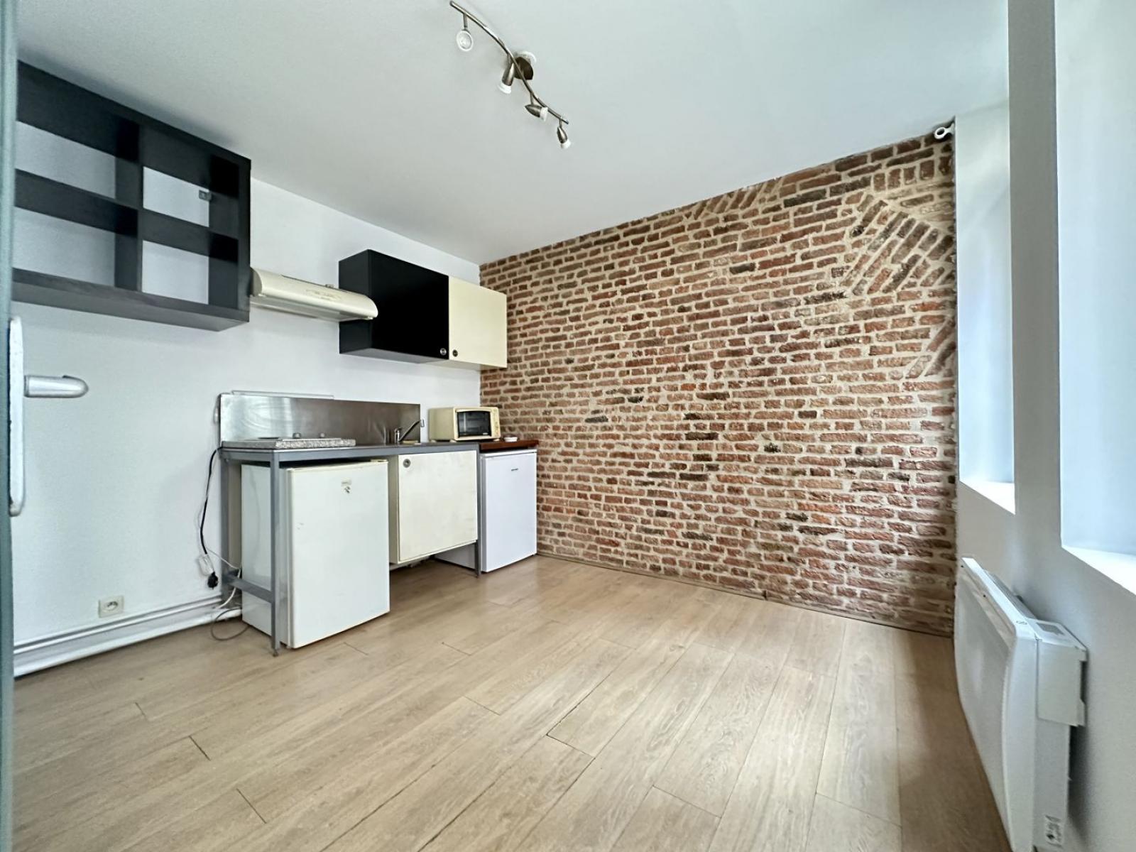 A louer T1 a LILLE ref. LG8675