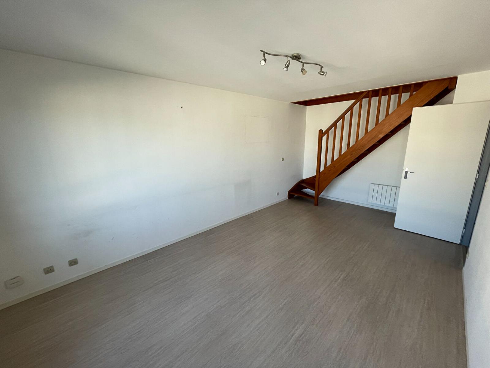 A louer T2 a LILLE ref. 131-001