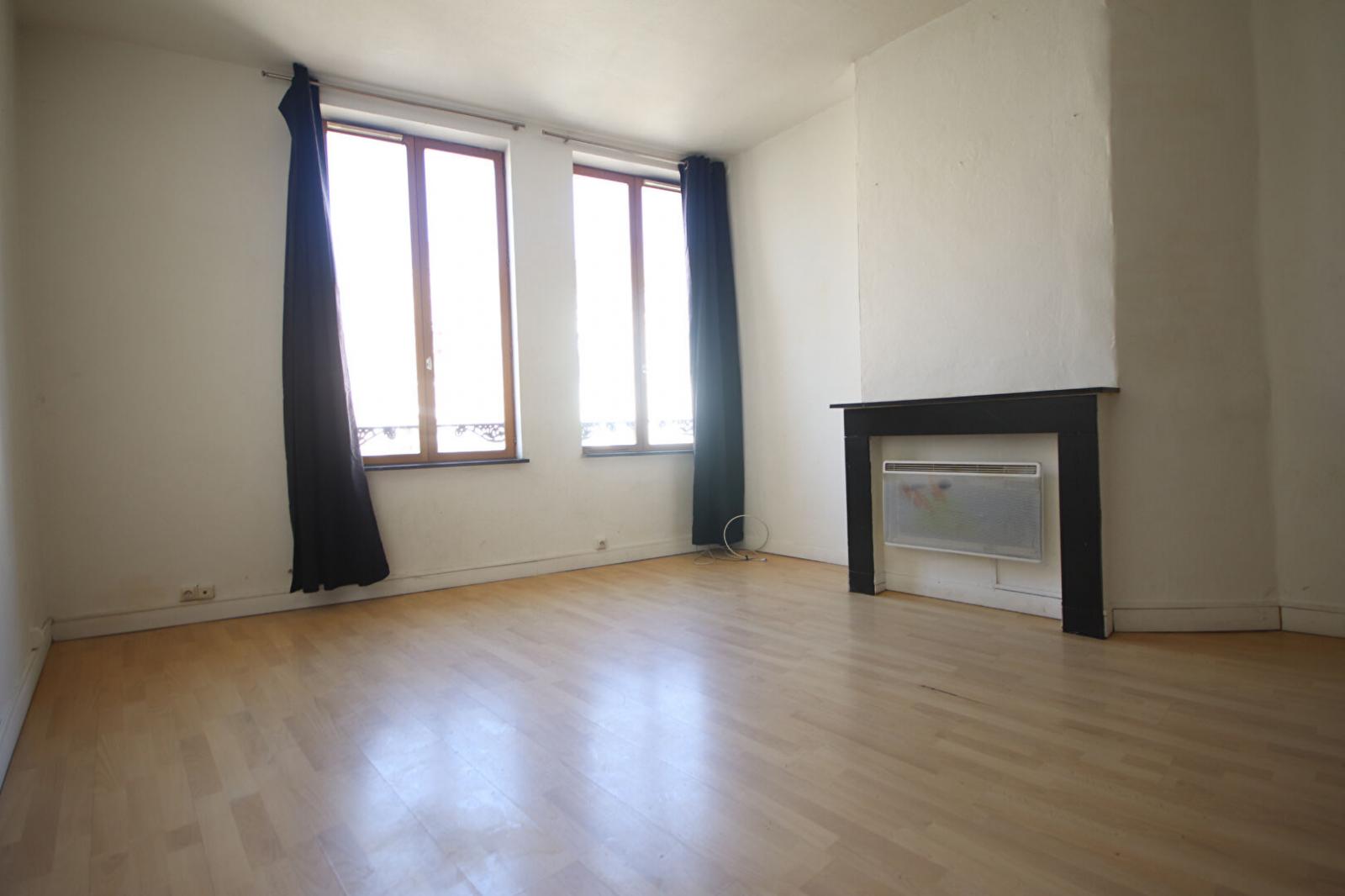 A louer T2 a LILLE ref. 196-004