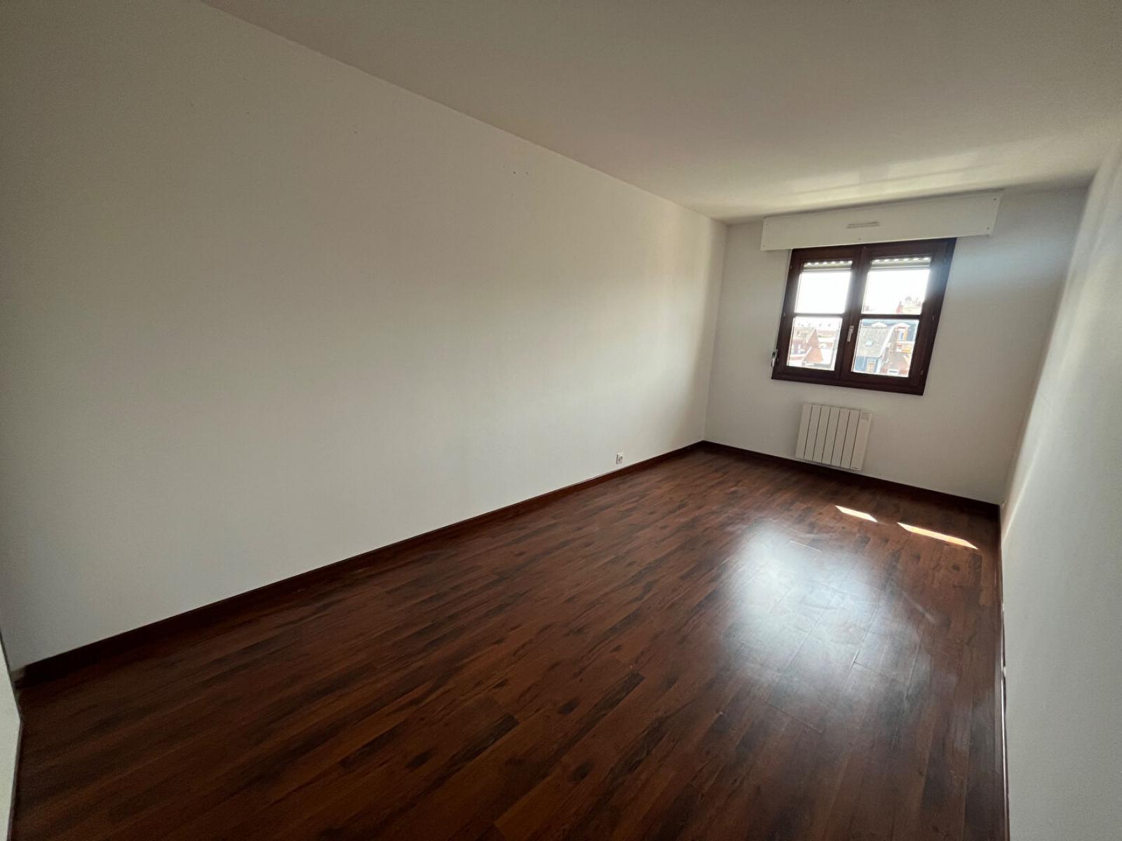 A louer T2 a LILLE ref. 209-00