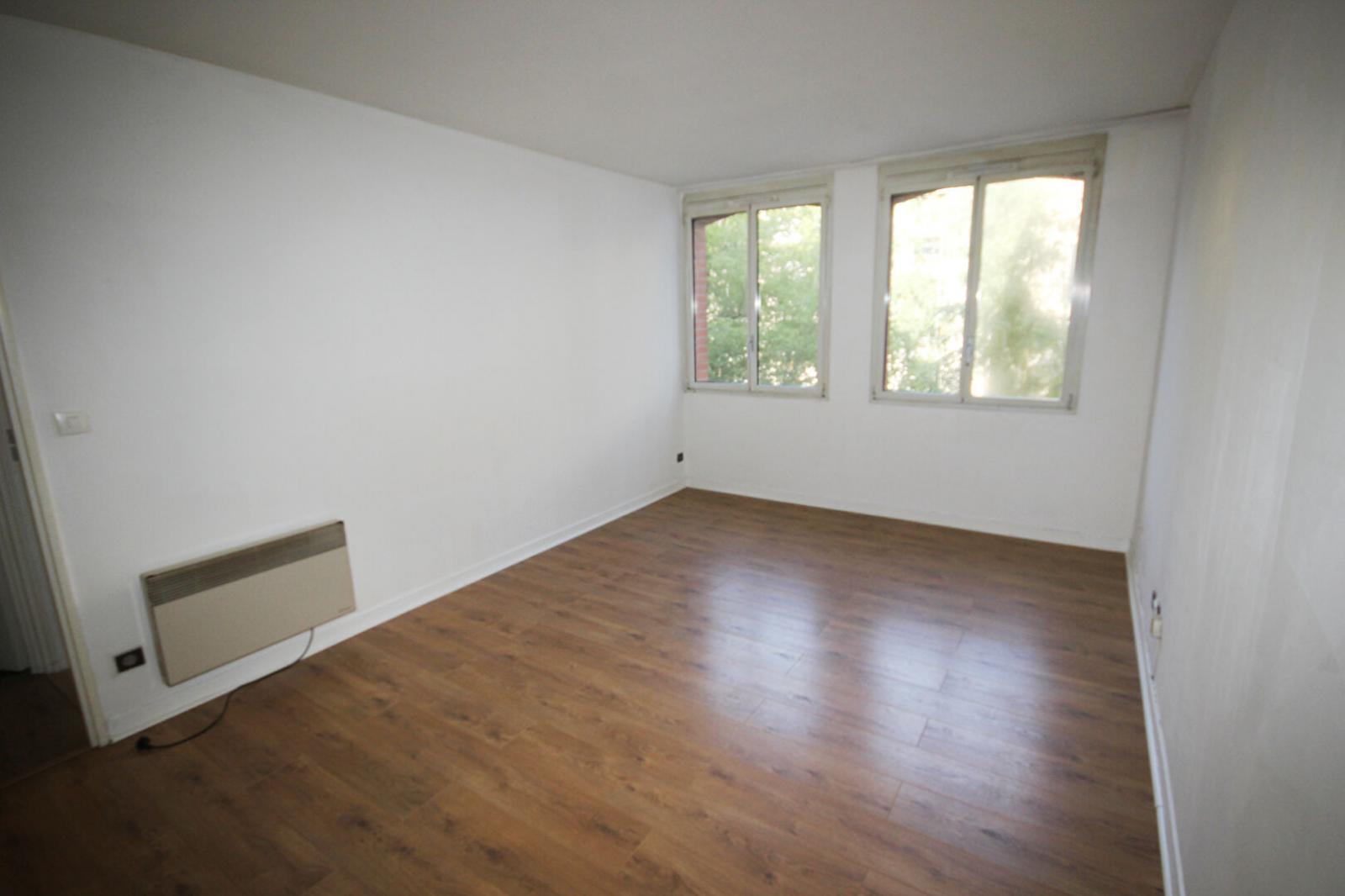 A louer T2 a LILLE ref. 240-001-GLI