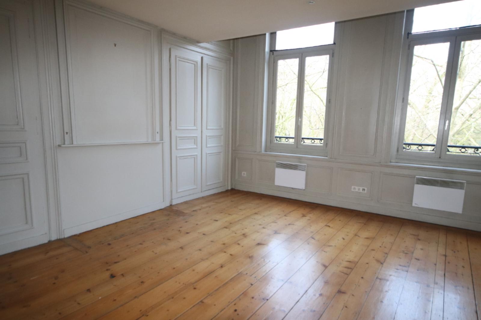 A louer T2 a LILLE ref. 6071