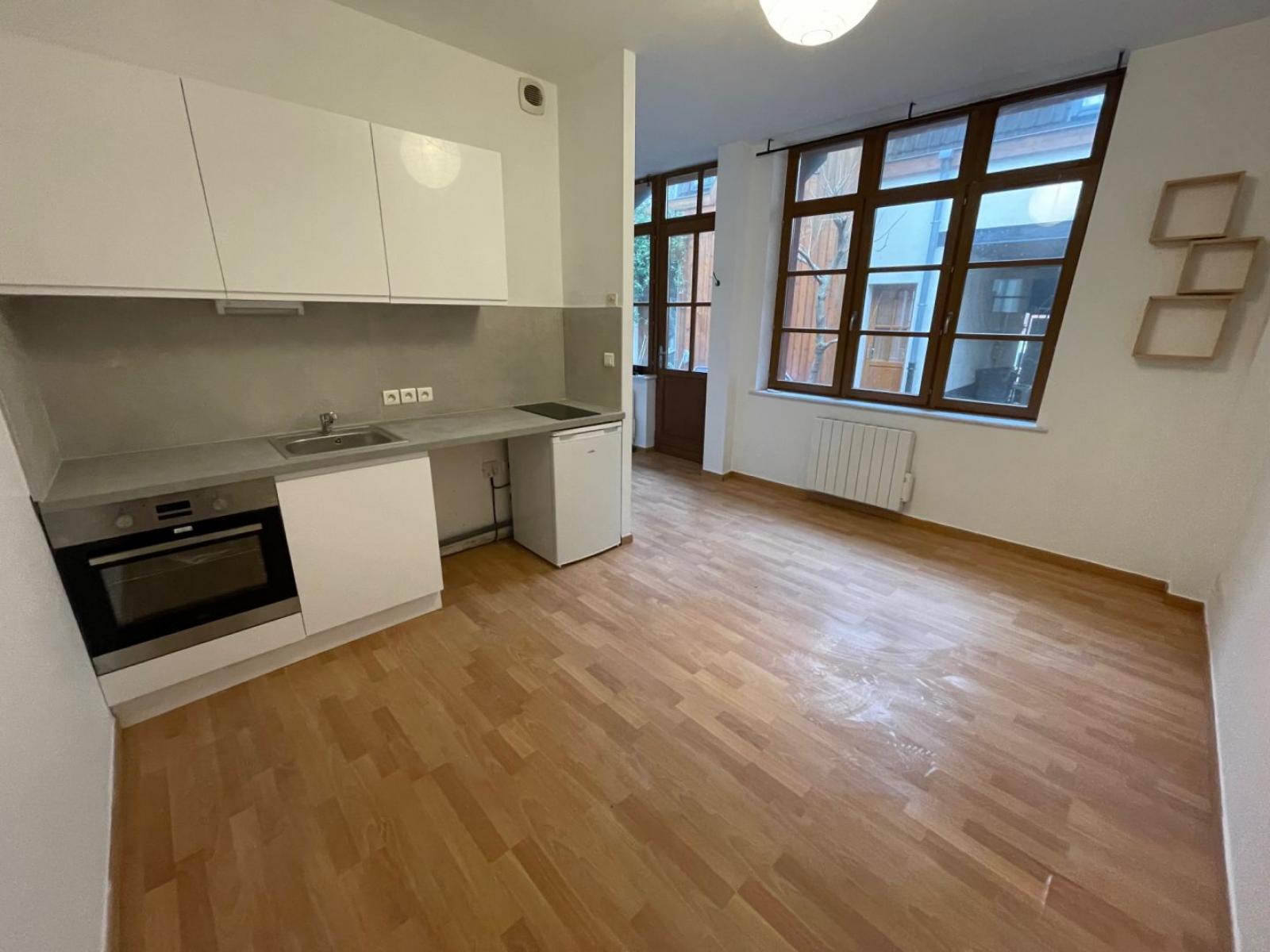 A louer T2 a LILLE ref. 6185