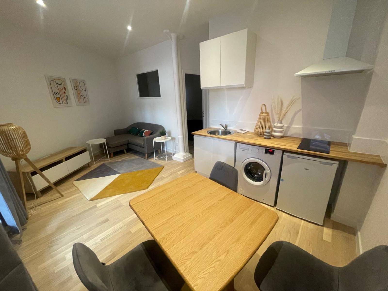 A louer T2 a LILLE ref. G538-16